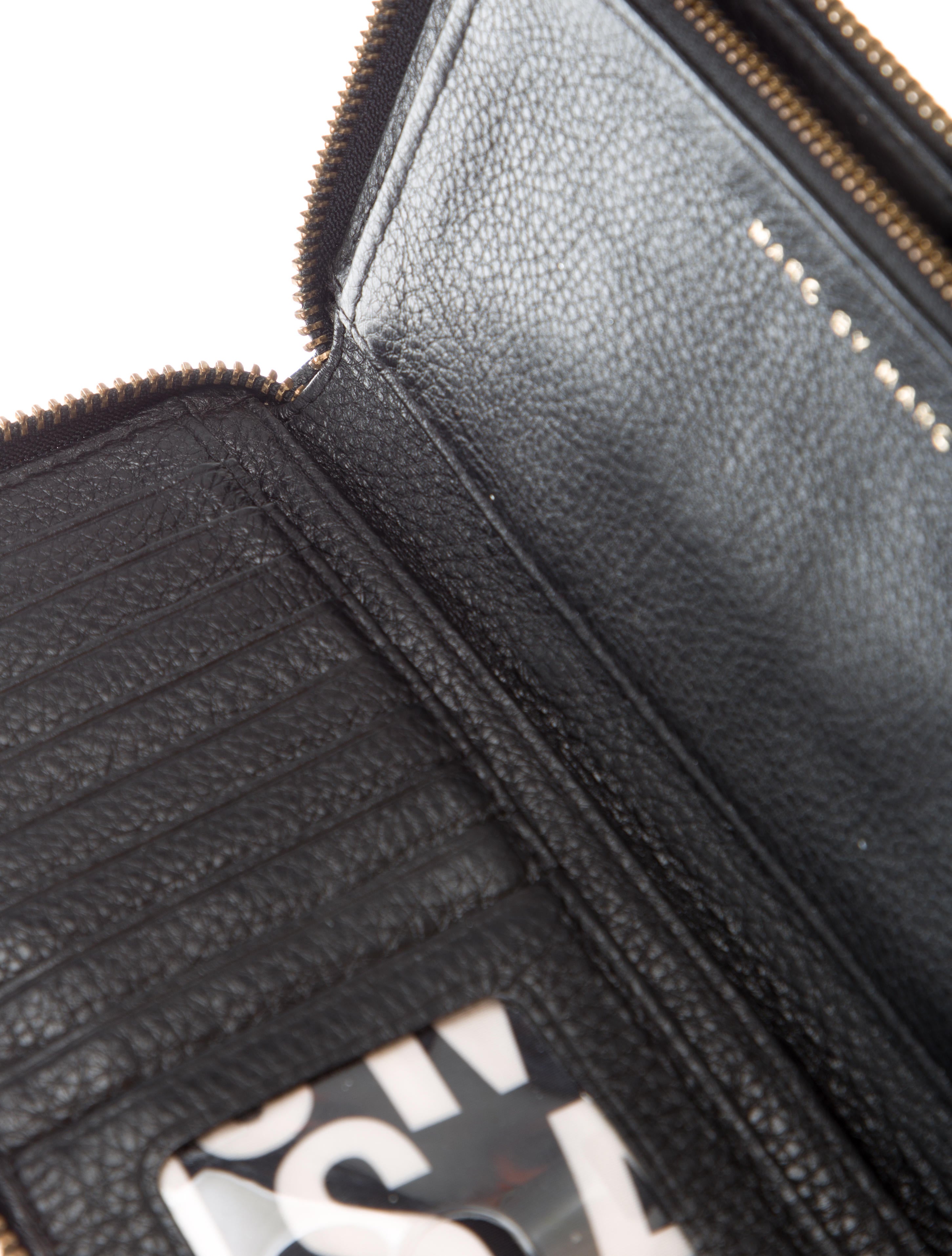 Marc by Marc Jacobs Classic Q Vertical Zippy Wallet